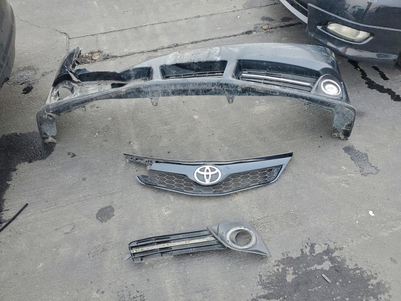 2014 TOYOTA CAMRY
