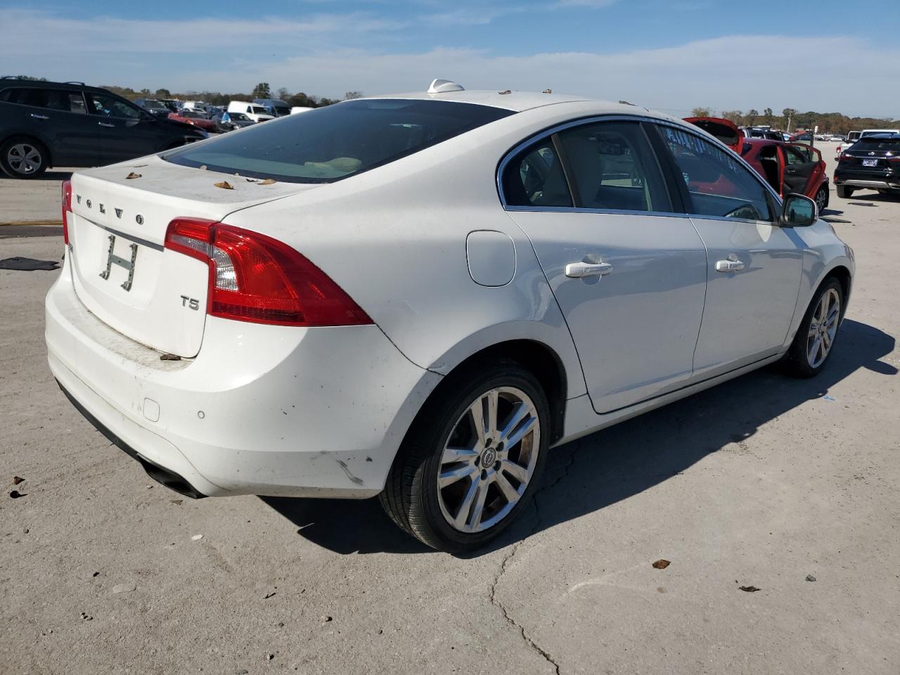 2014 VOLVO S60