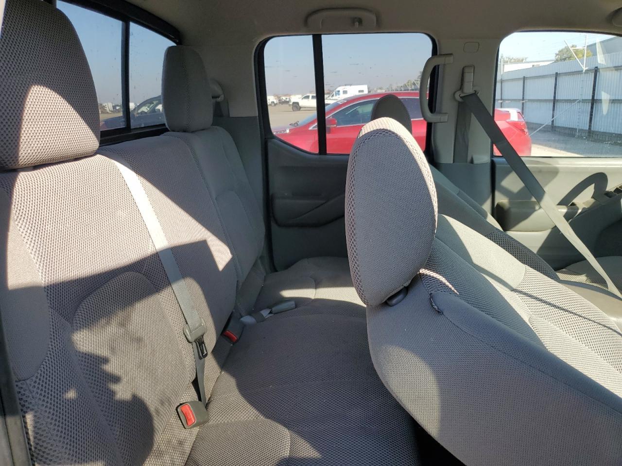 2015 NISSAN Frontier