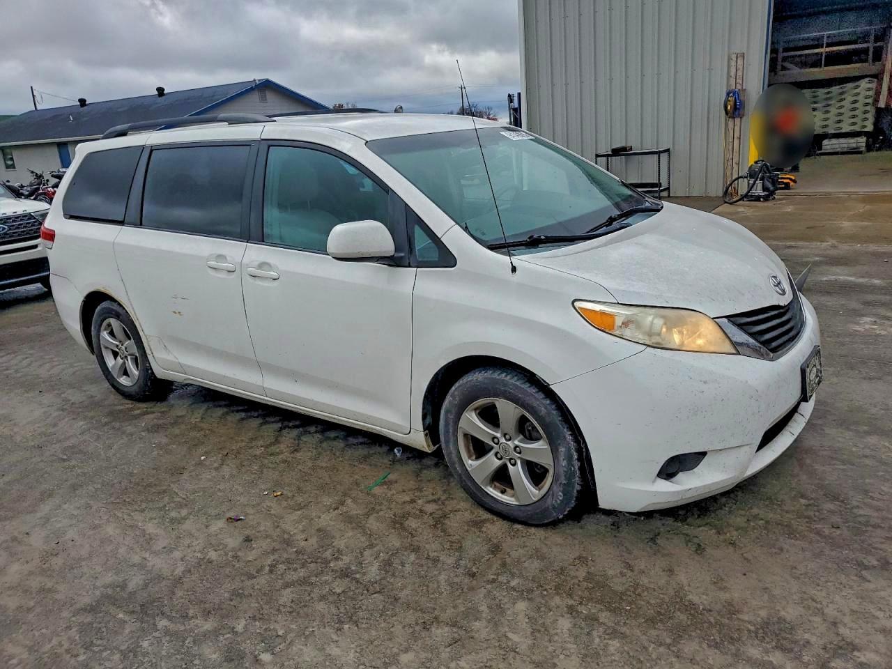 2013 TOYOTA SIENNA