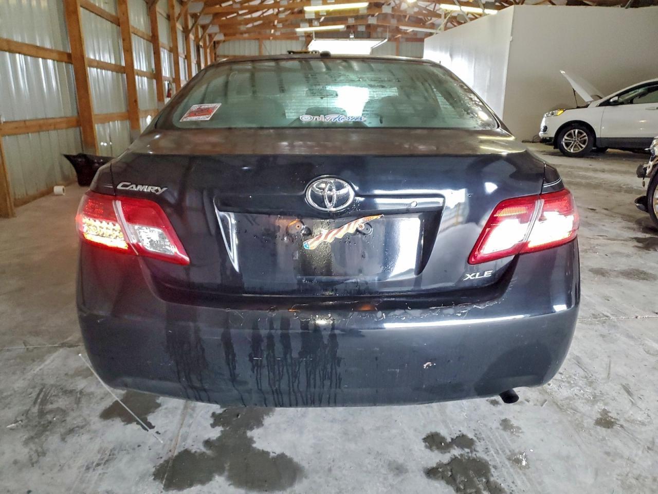 2011 TOYOTA CAMRY