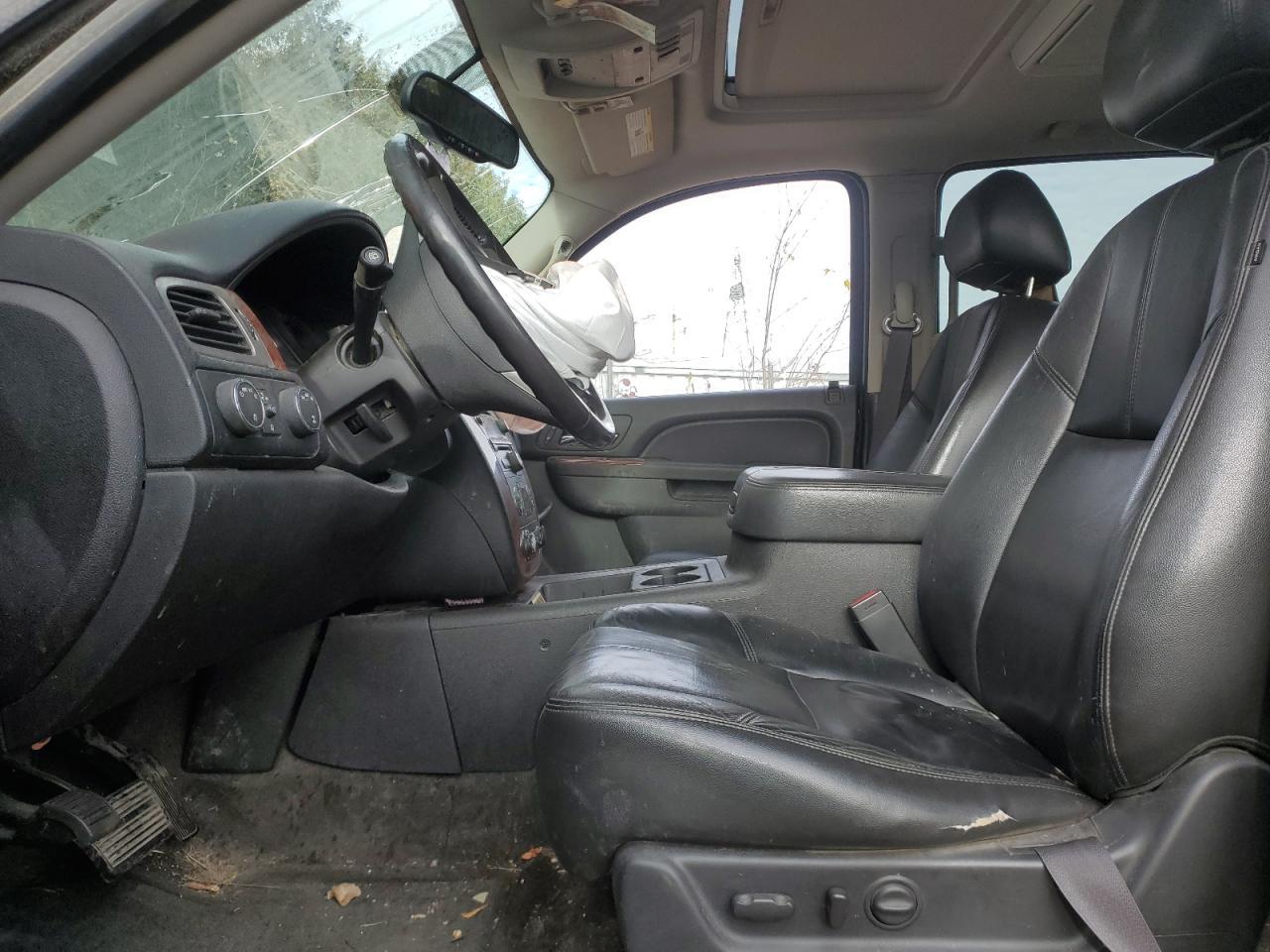 2013 CHEVROLET Suburban