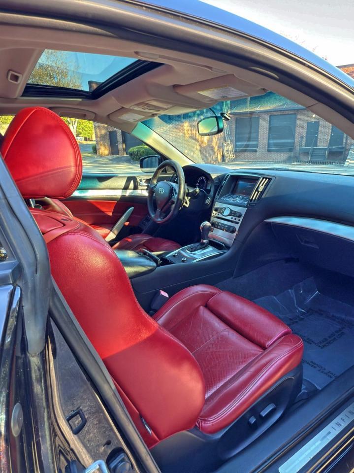 2012 INFINITI G37