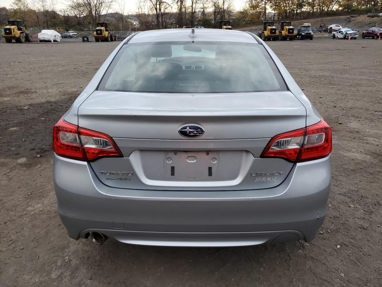 2016 SUBARU Legacy