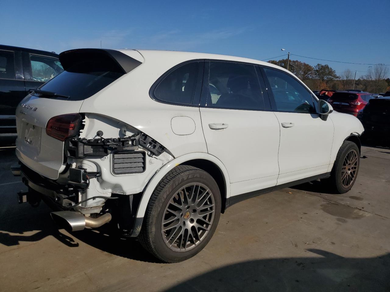 2017 PORSCHE CAYENNE