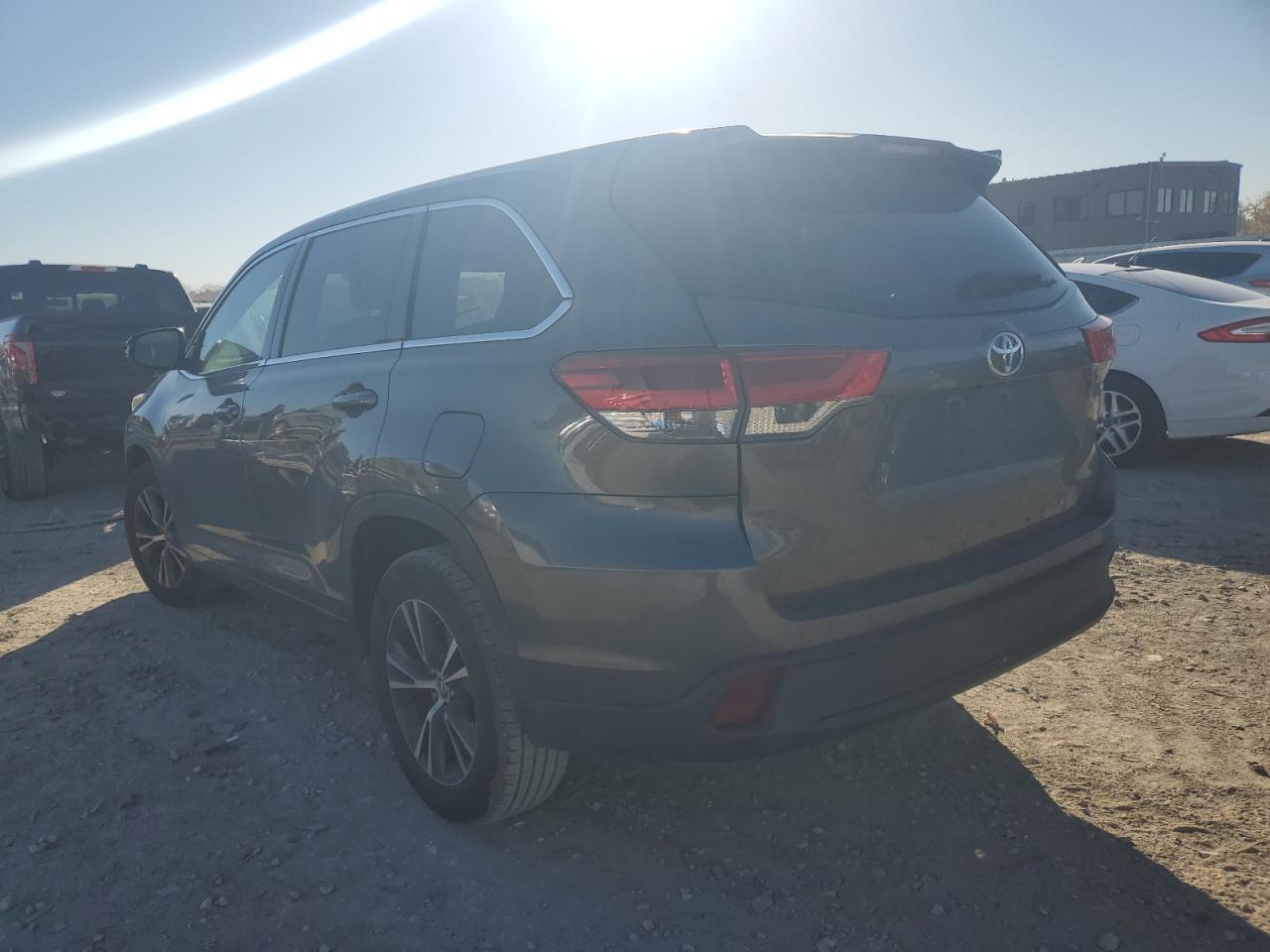 2017 TOYOTA HIGHLANDER