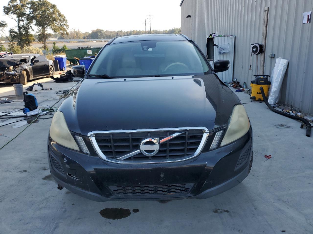 2011 VOLVO XC60