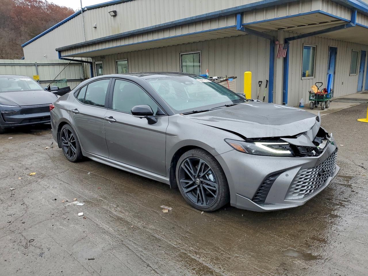 2025 TOYOTA CAMRY