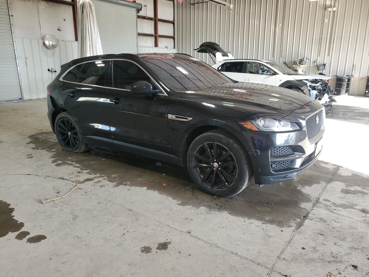2017 JAGUAR F-Pace
