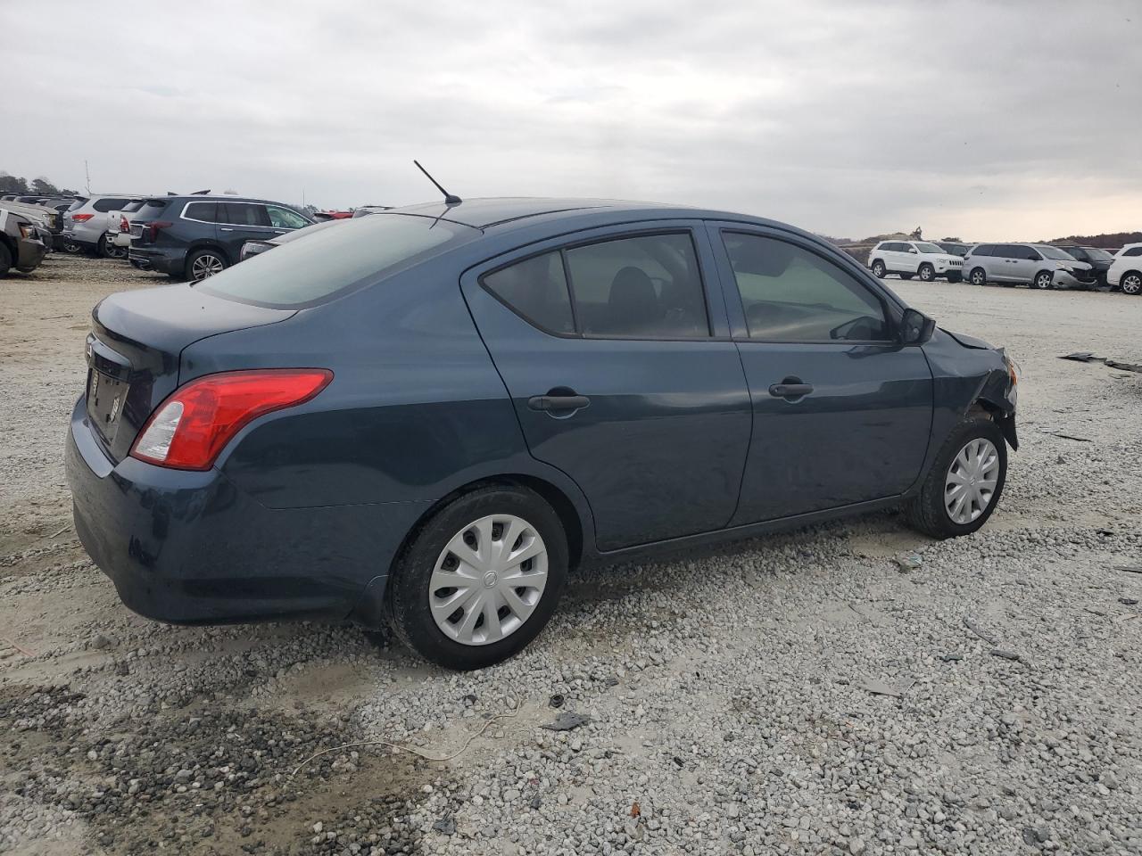 2017 NISSAN VERSA