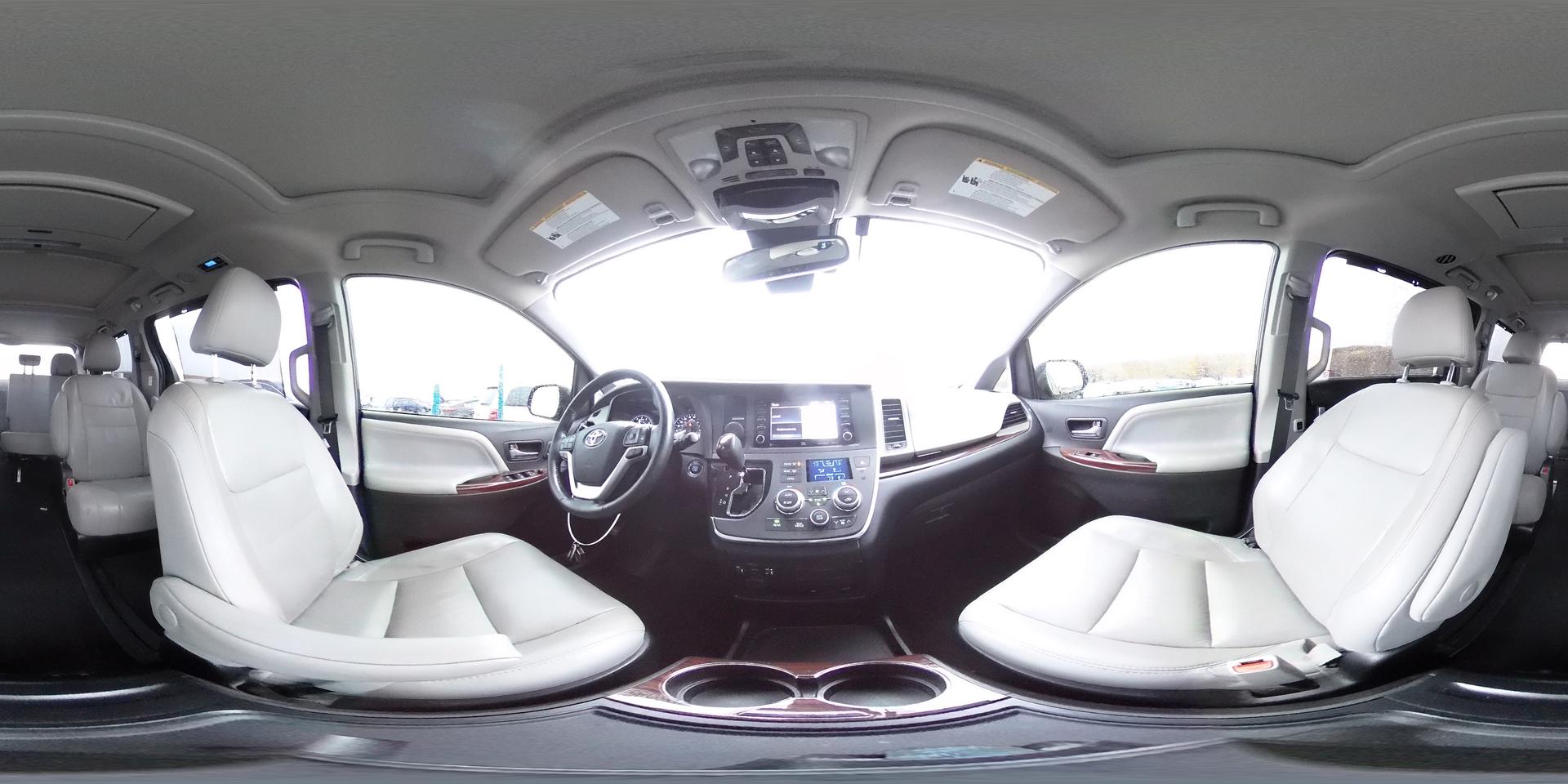 2018 TOYOTA SIENNA