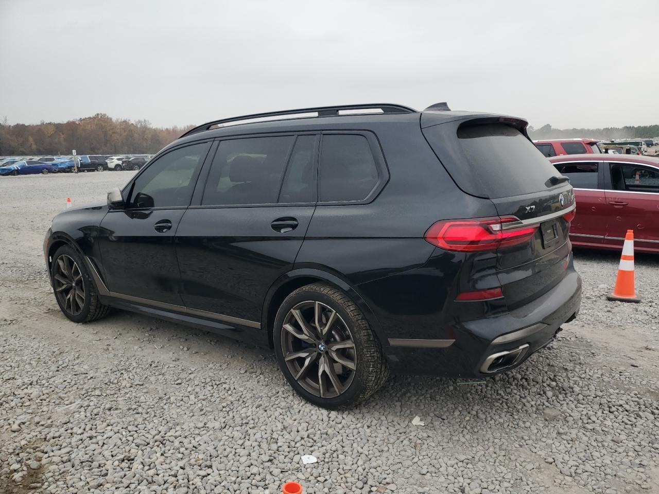 2022 BMW X7