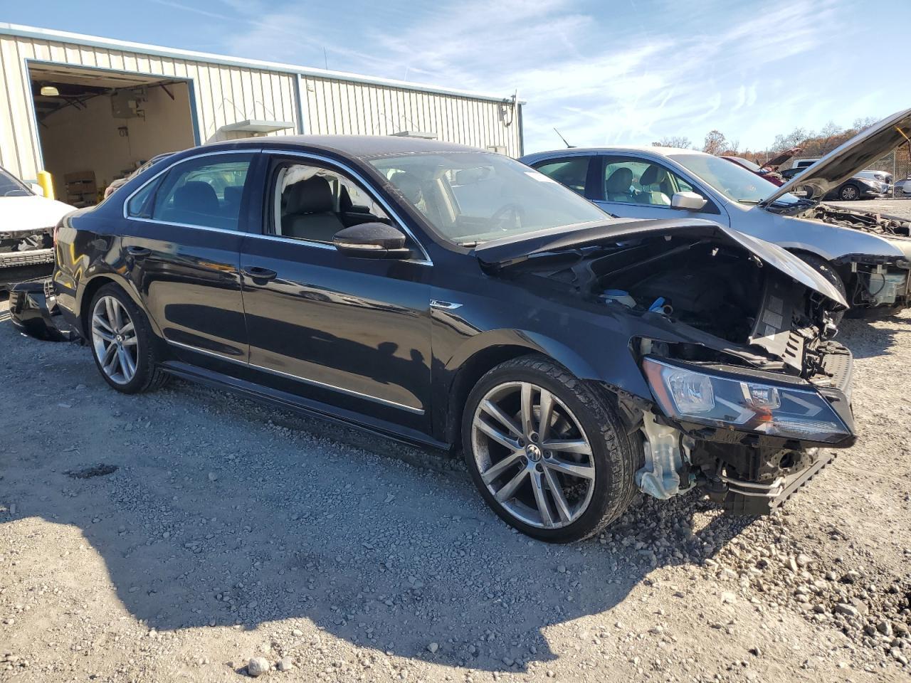 2017 VOLKSWAGEN Passat
