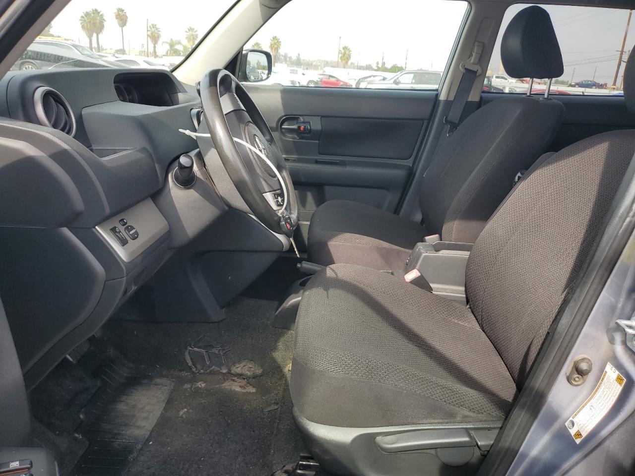 2010 TOYOTA SCION
