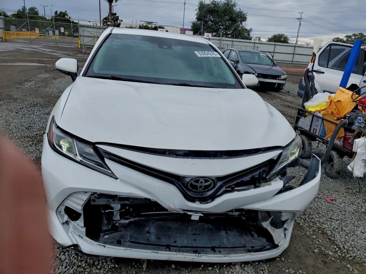 2018 TOYOTA CAMRY