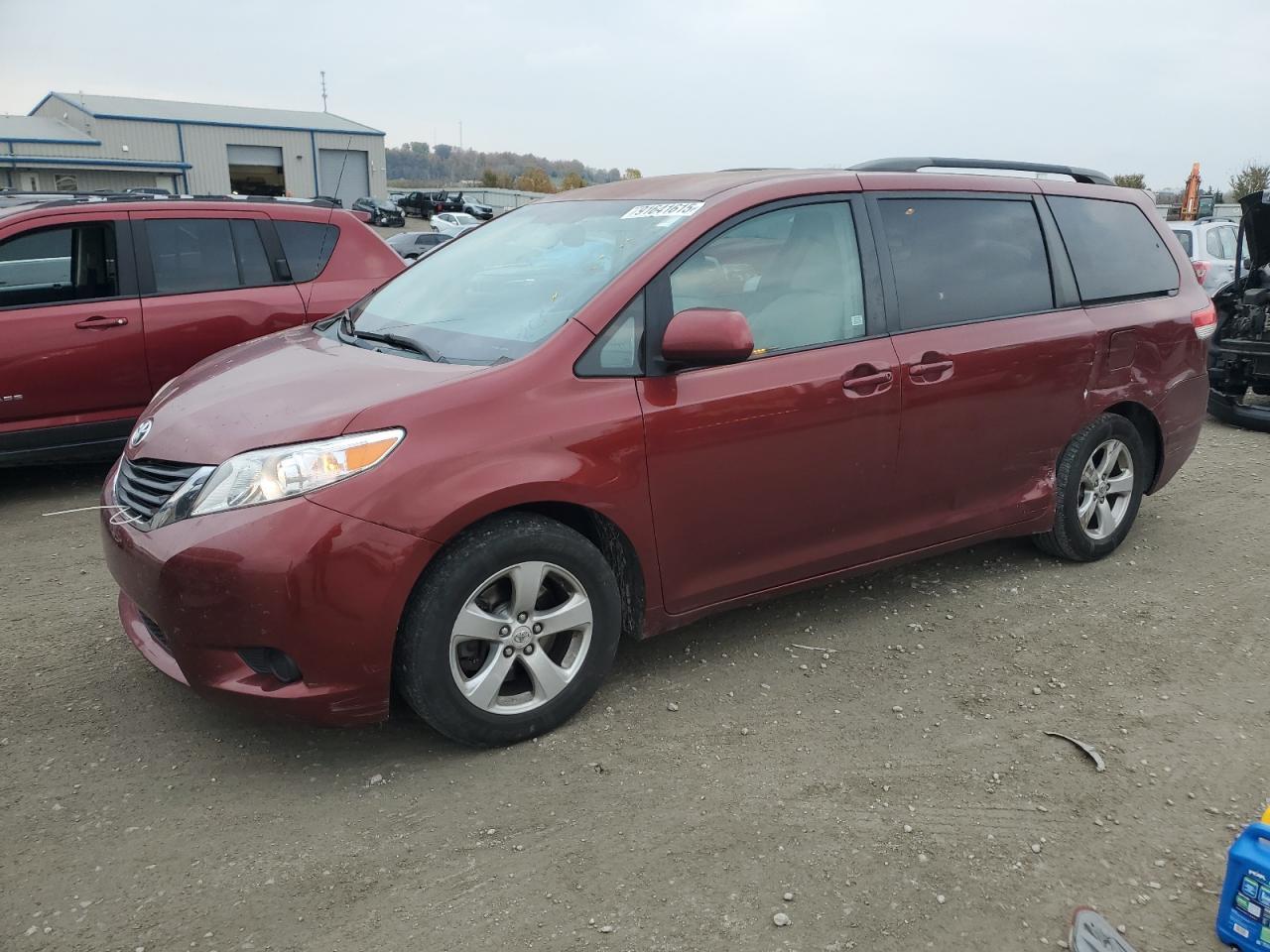 2012 TOYOTA SIENNA
