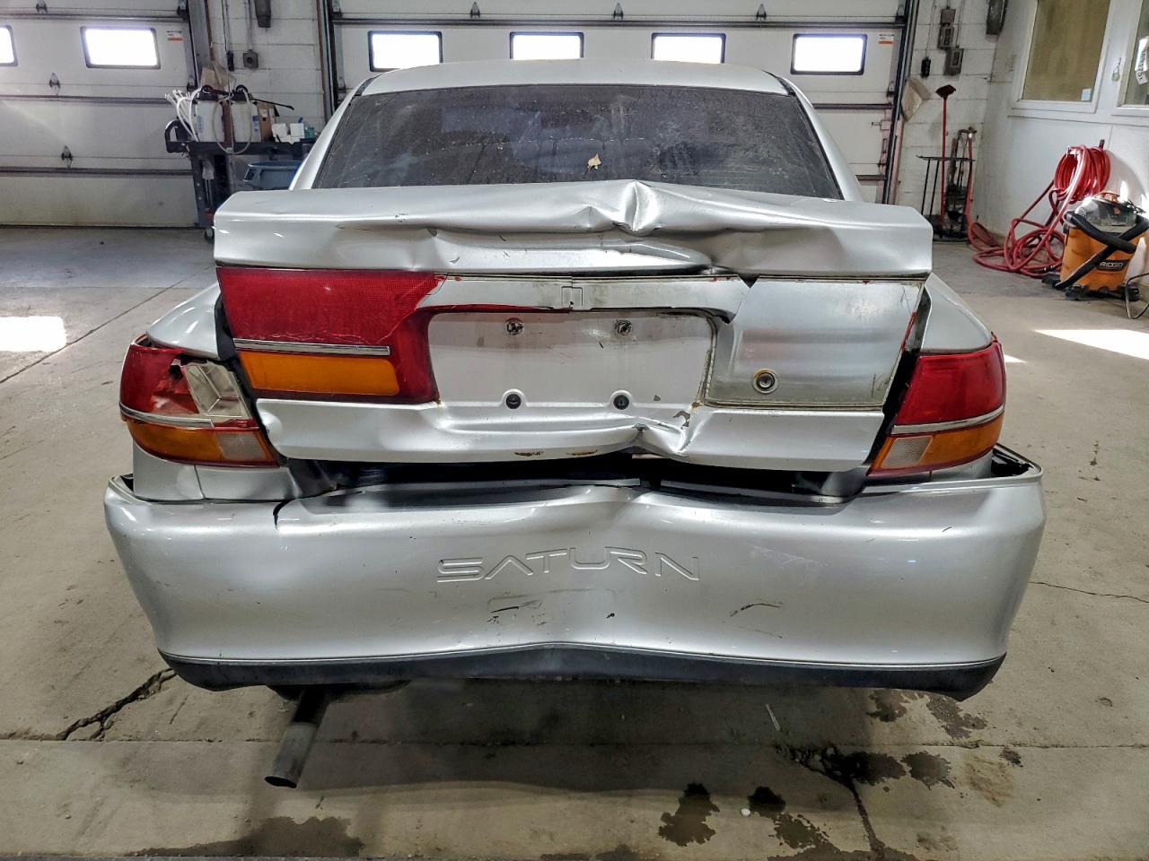 2001 SATURN L200