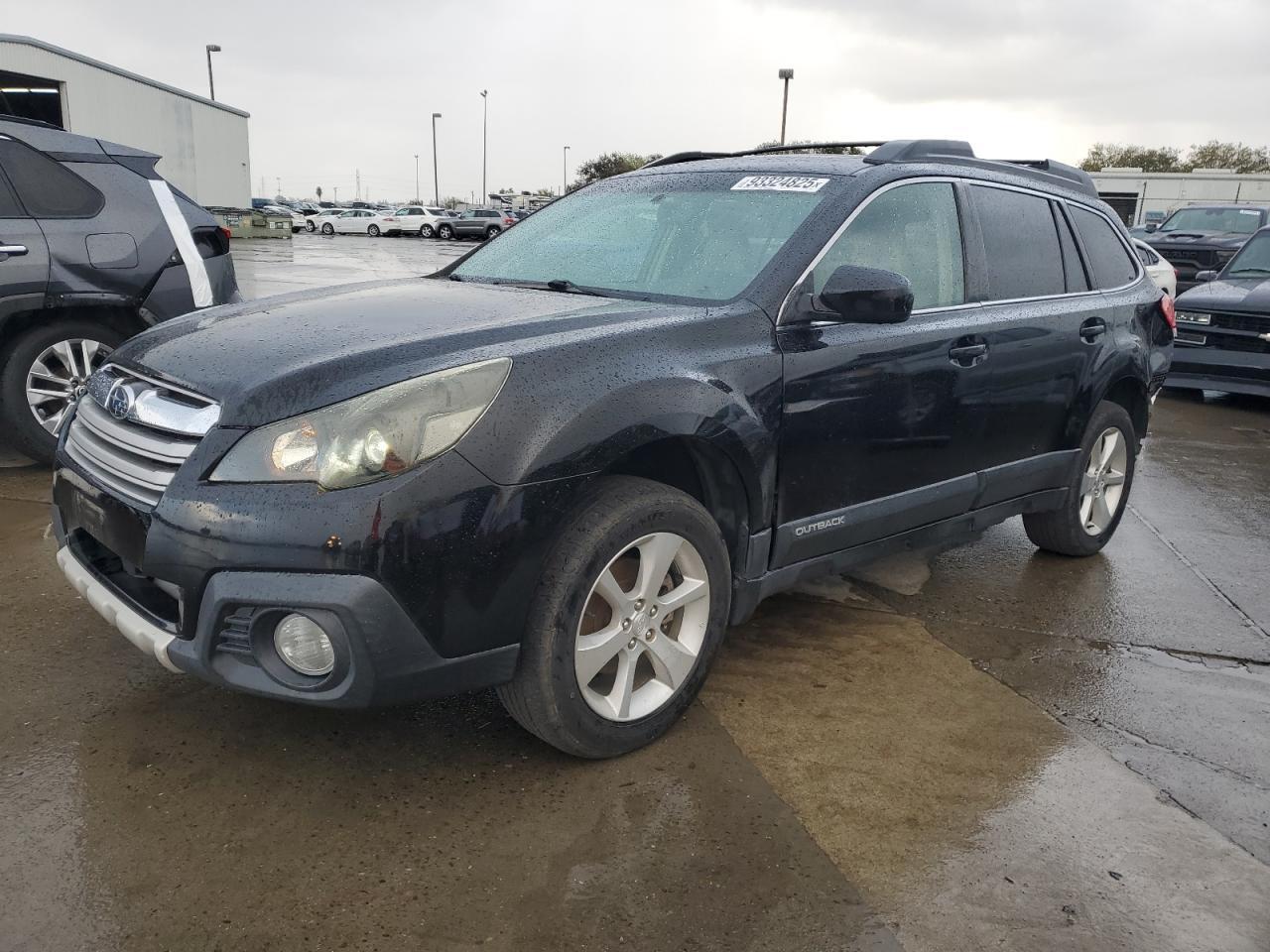 2013 SUBARU Outback