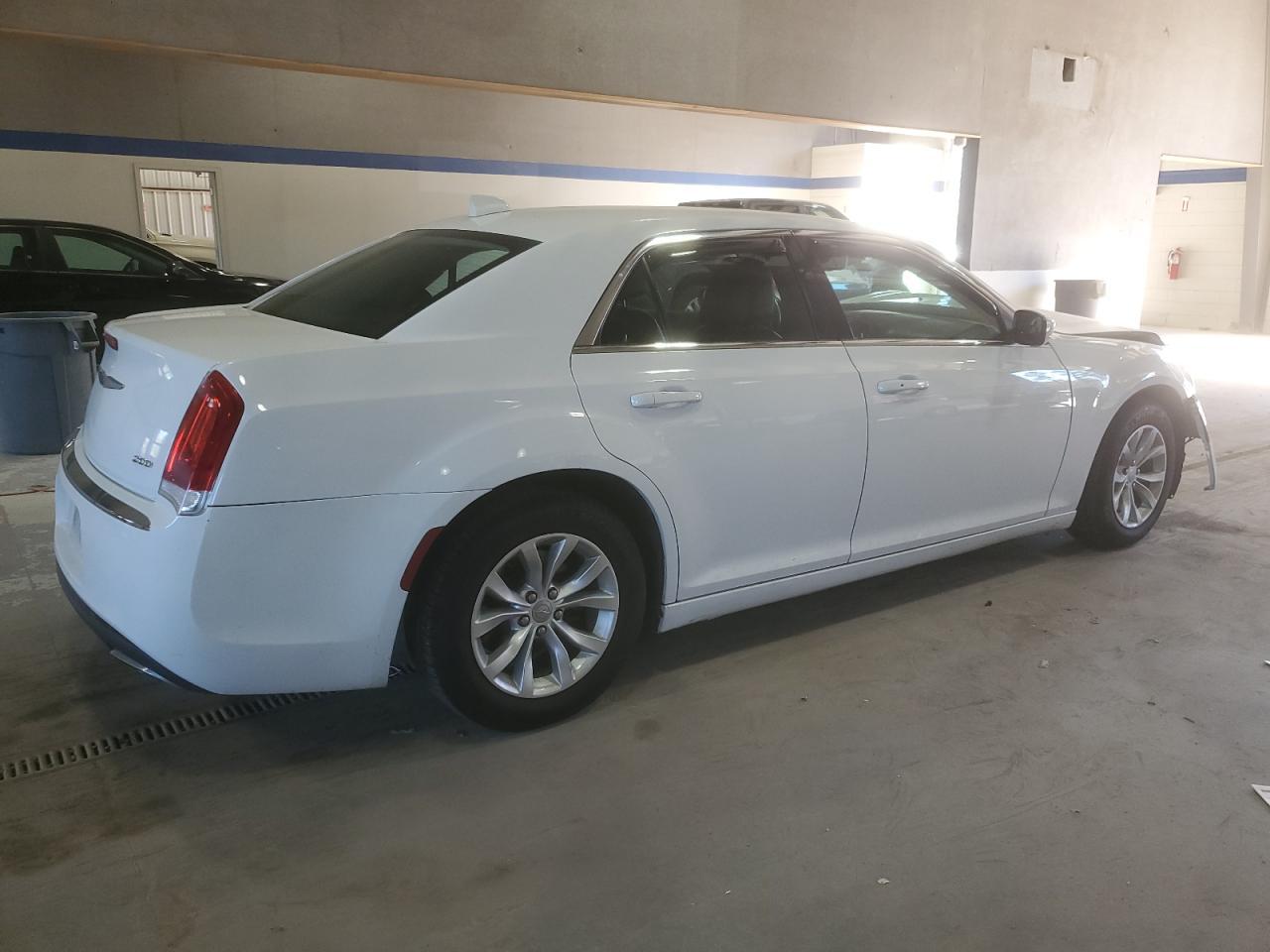2016 CHRYSLER 300
