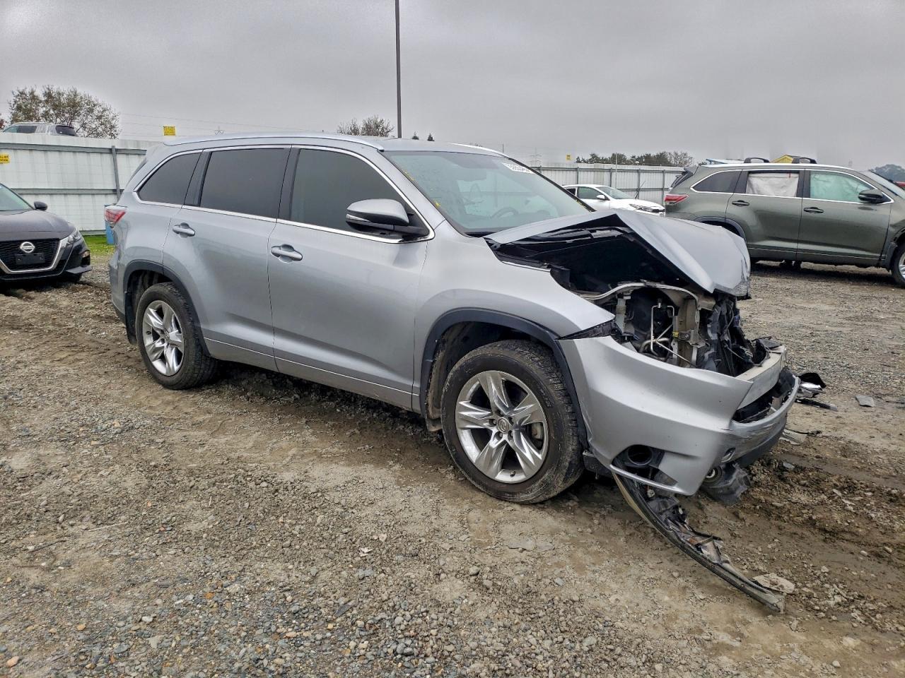 2015 TOYOTA HIGHLANDER