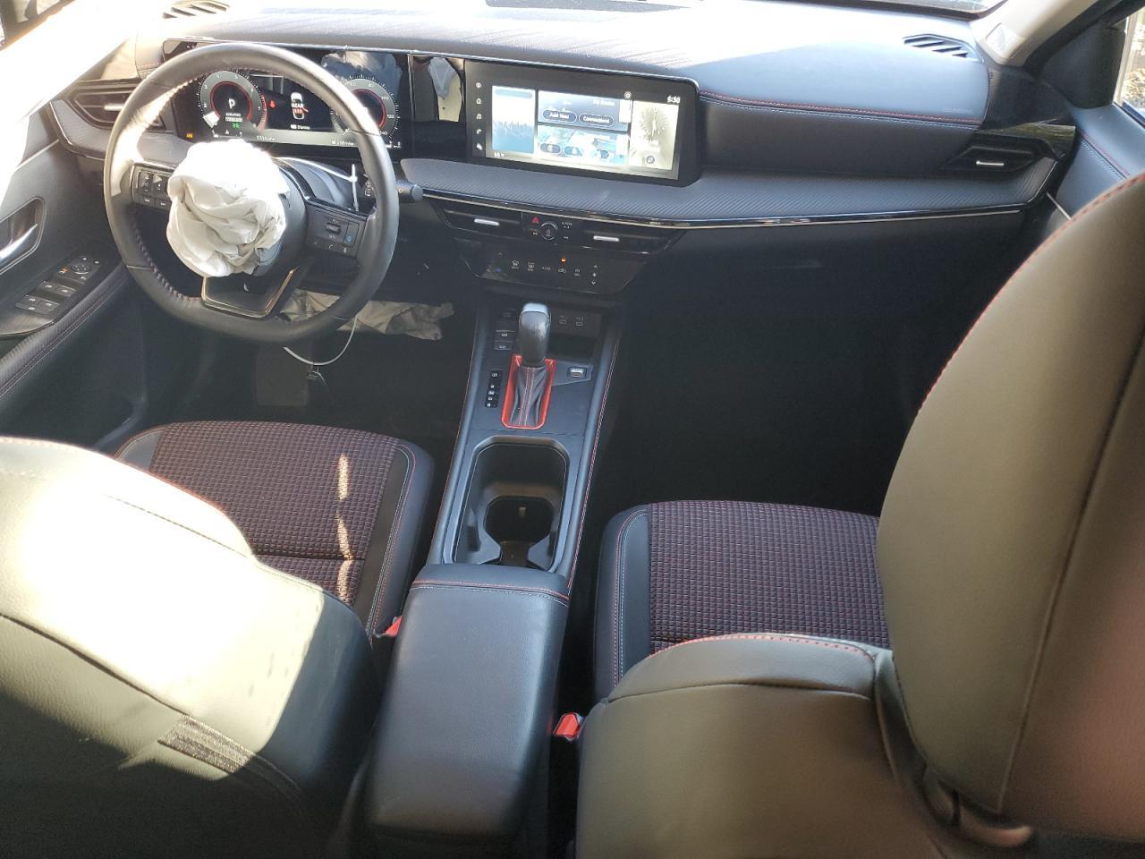 2025 NISSAN KICKS