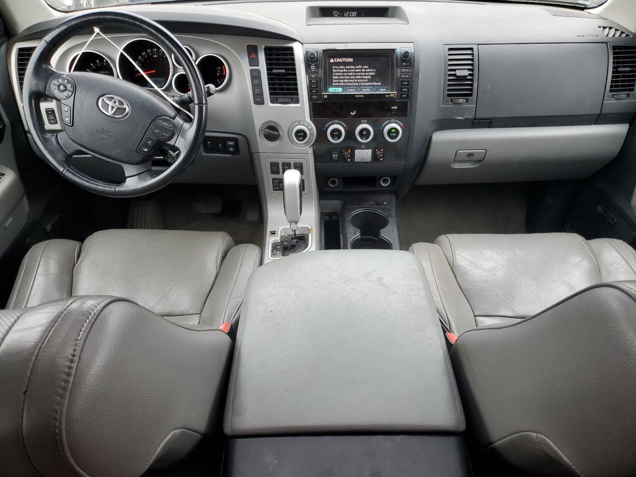 2008 TOYOTA Sequoia