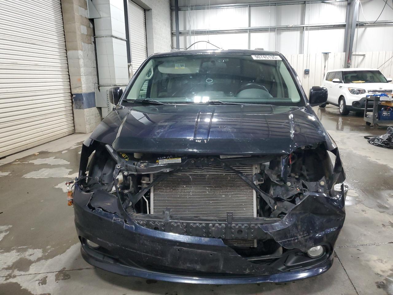 2011 DODGE GRAND CARAVAN