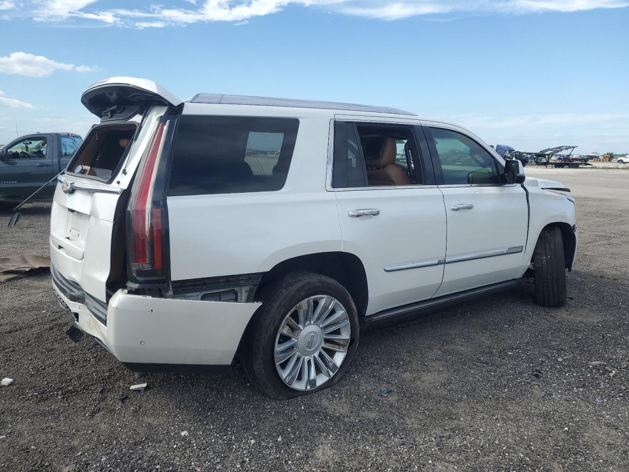 2017 CADILLAC ESCALADE