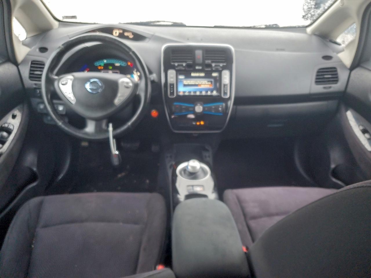 2016 NISSAN LEAF