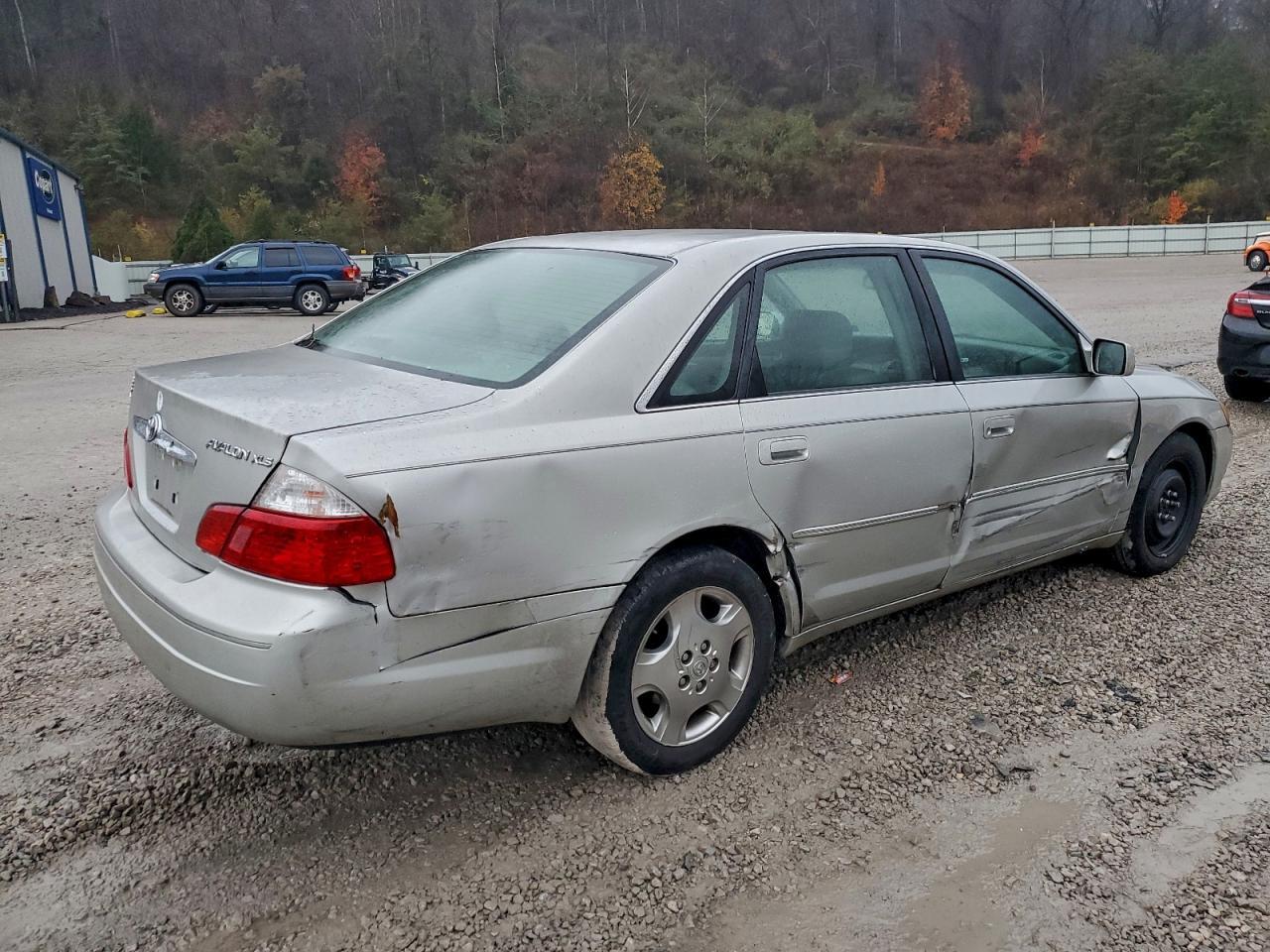 2004 TOYOTA Avalon