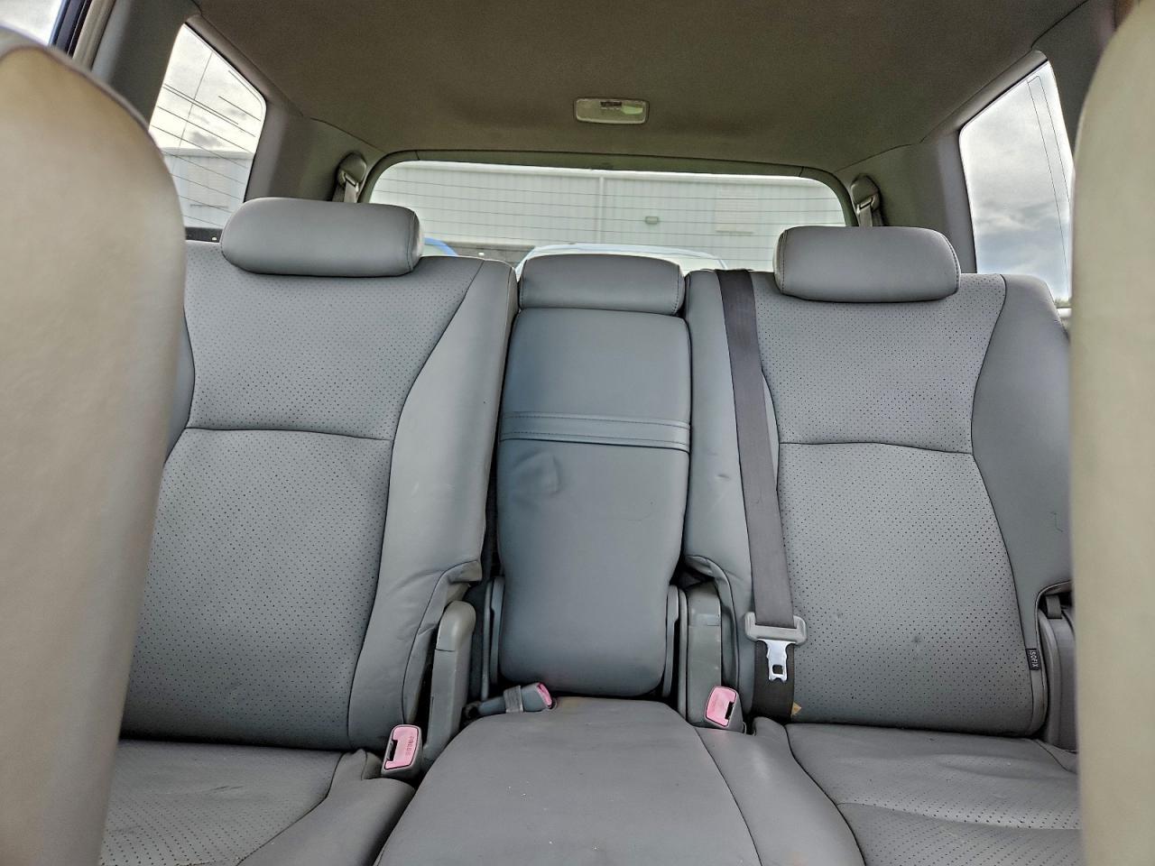 2004 TOYOTA HIGHLANDER