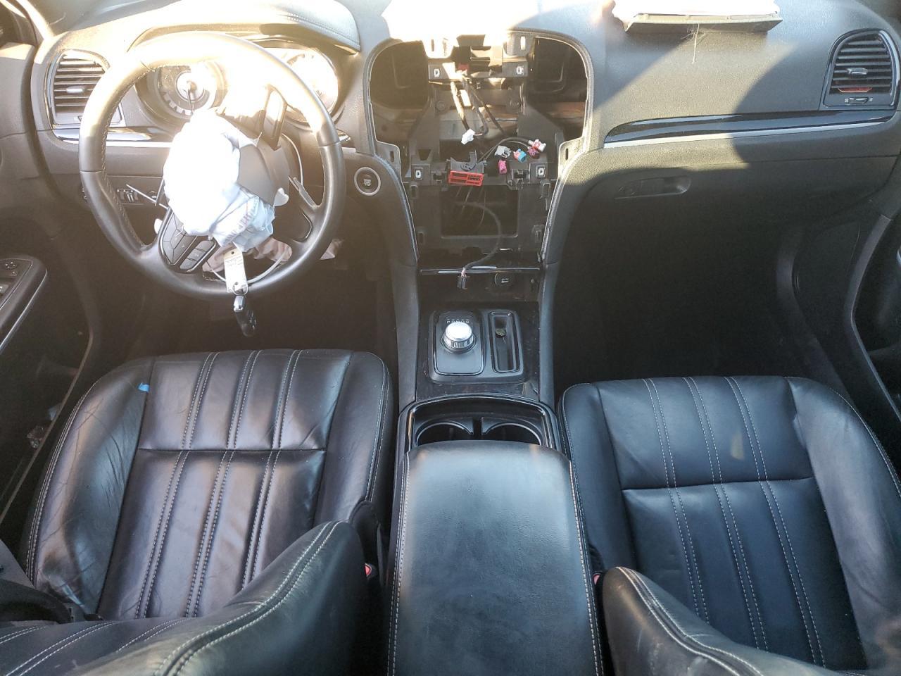2019 CHRYSLER 300