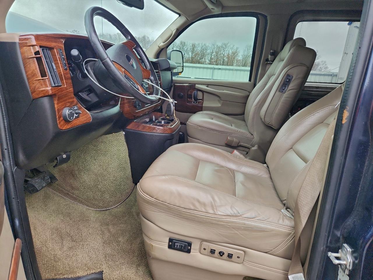 2010 GMC Savana