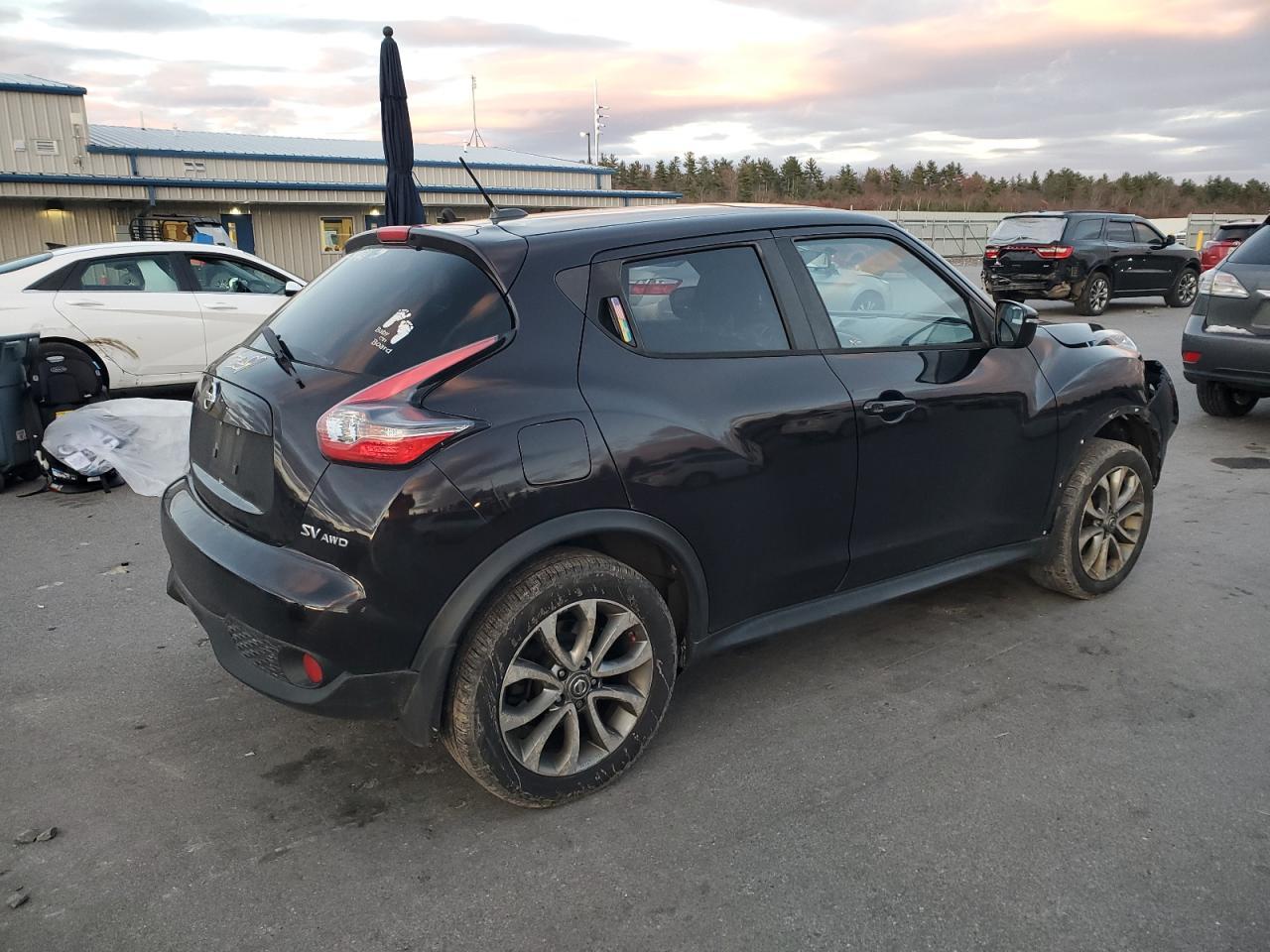 2015 NISSAN Juke