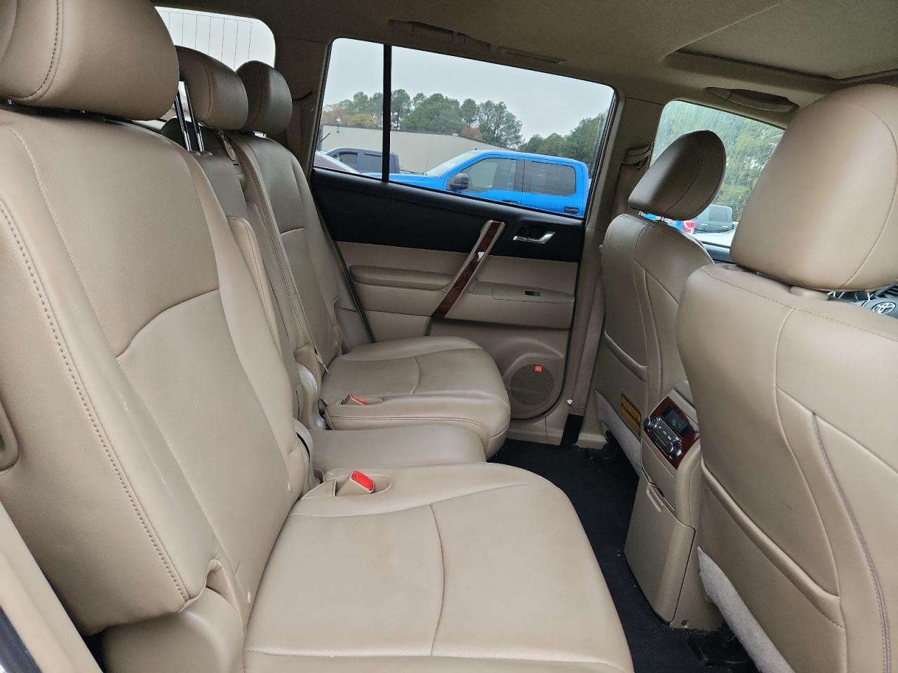 2013 TOYOTA HIGHLANDER