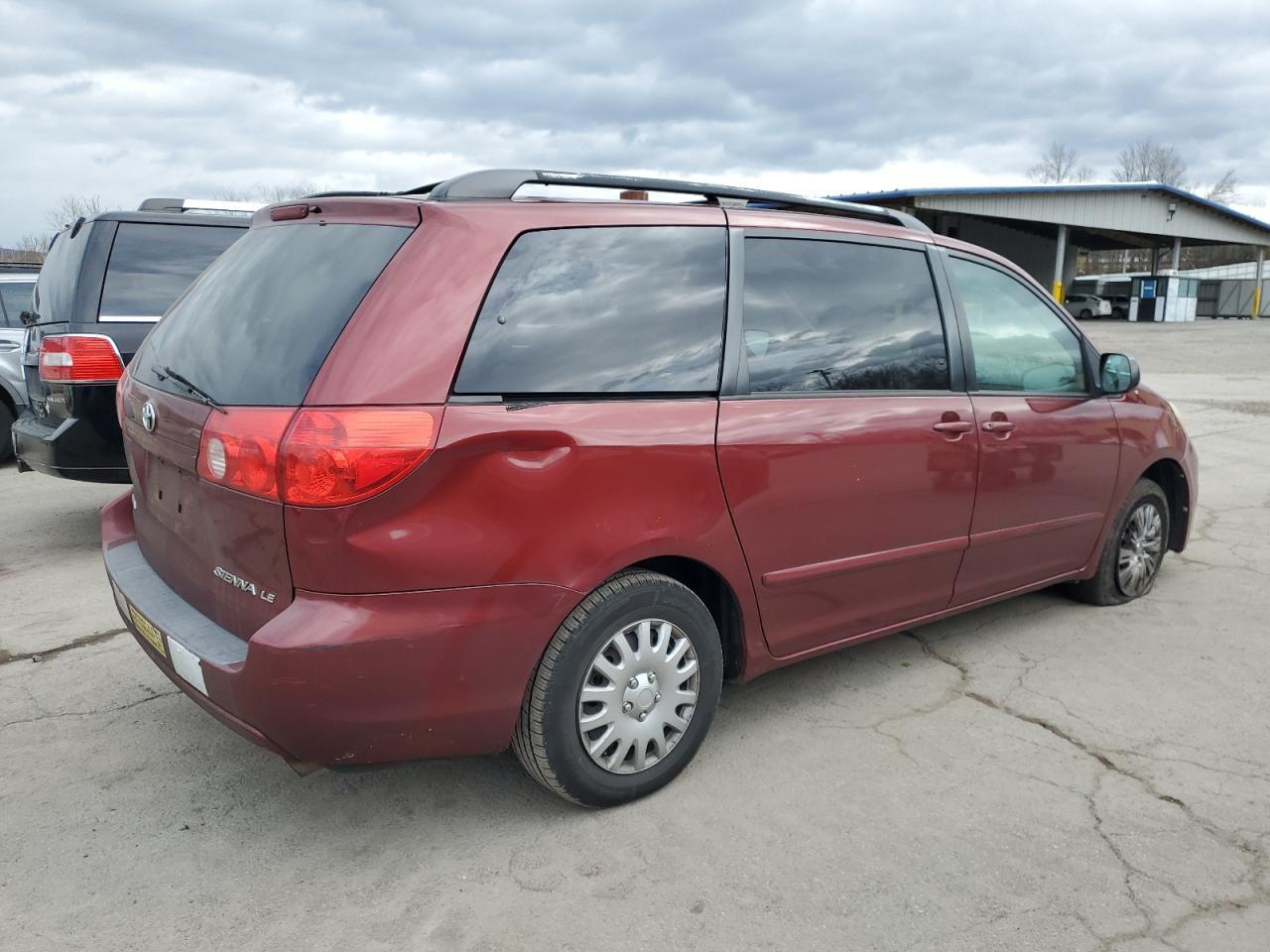 2009 TOYOTA SIENNA