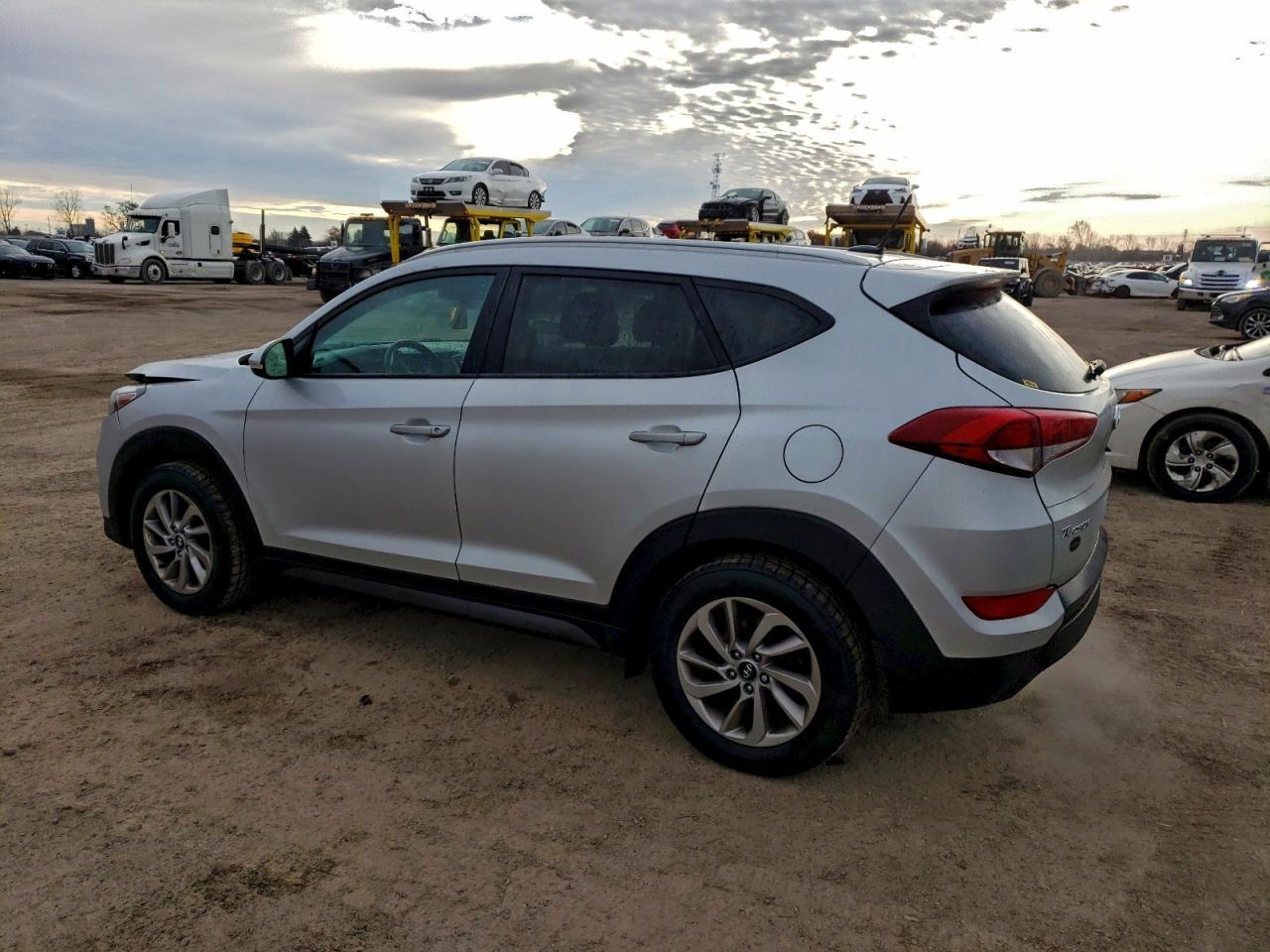2016 HYUNDAI TUCSON