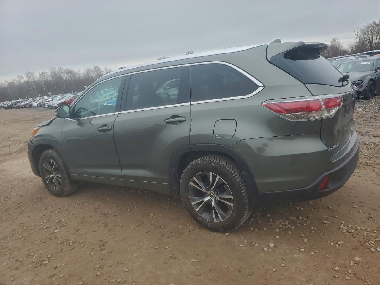 2016 TOYOTA HIGHLANDER