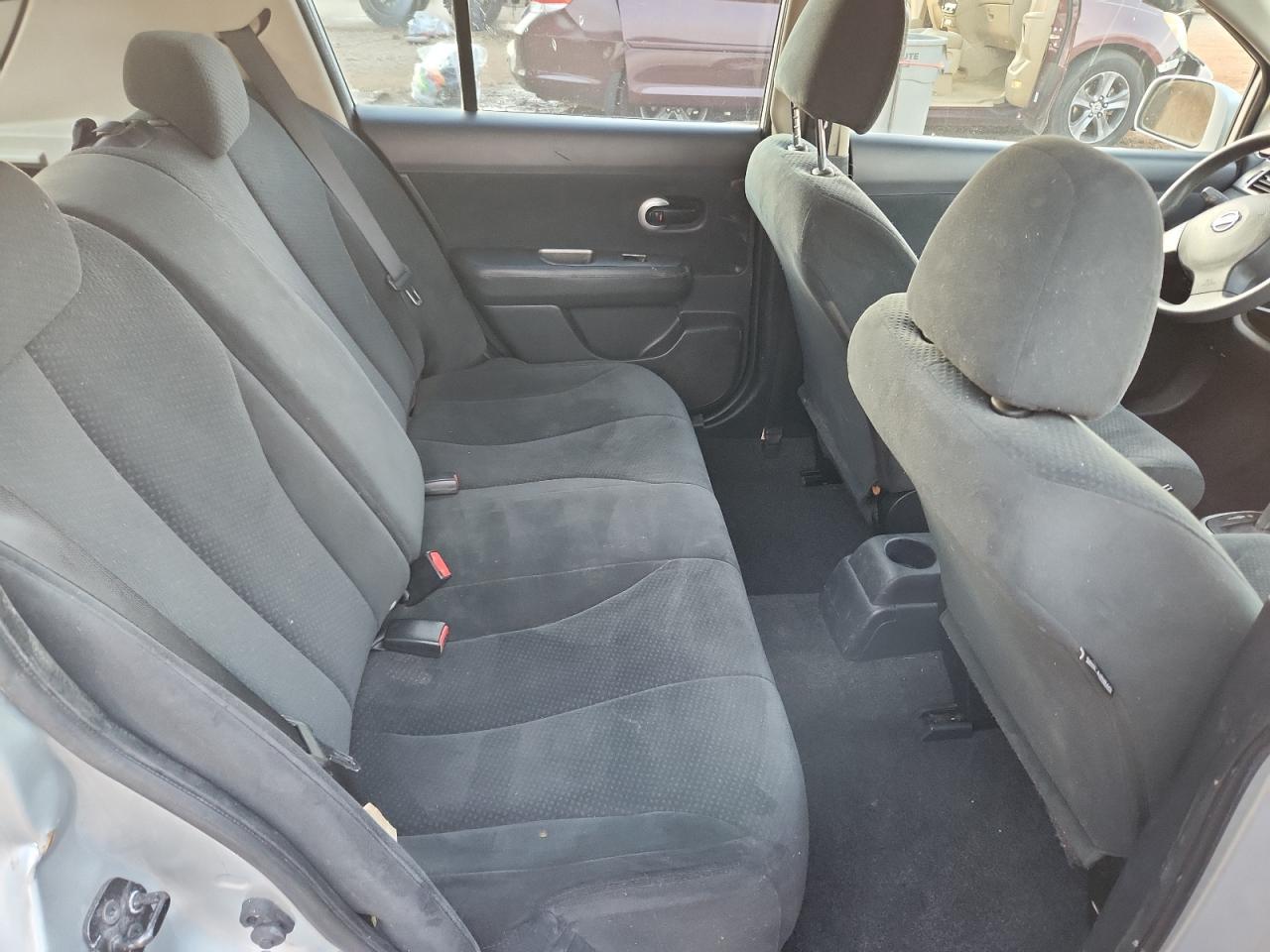 2010 NISSAN VERSA