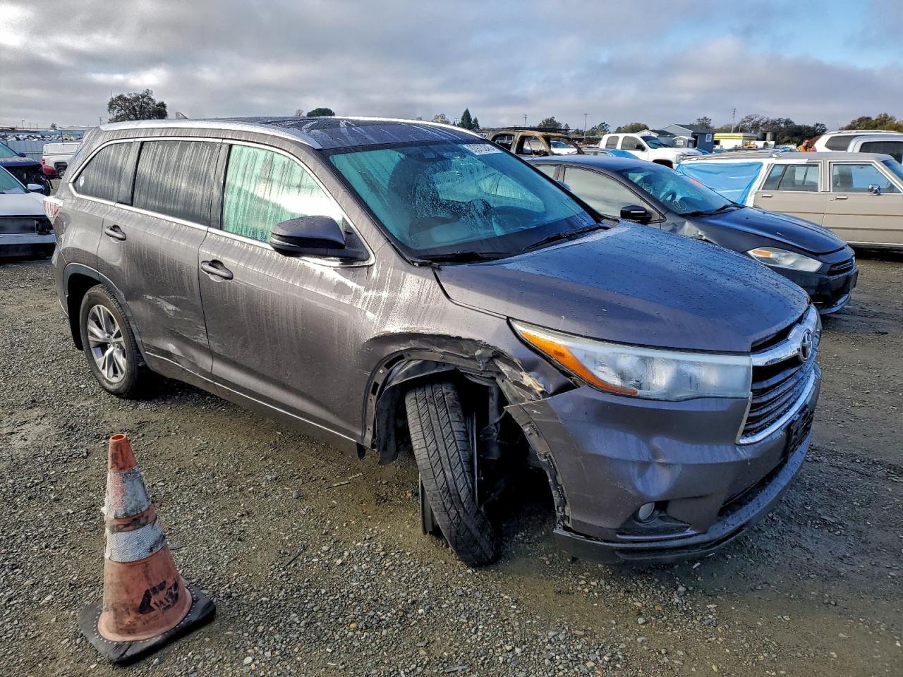 2015 TOYOTA HIGHLANDER
