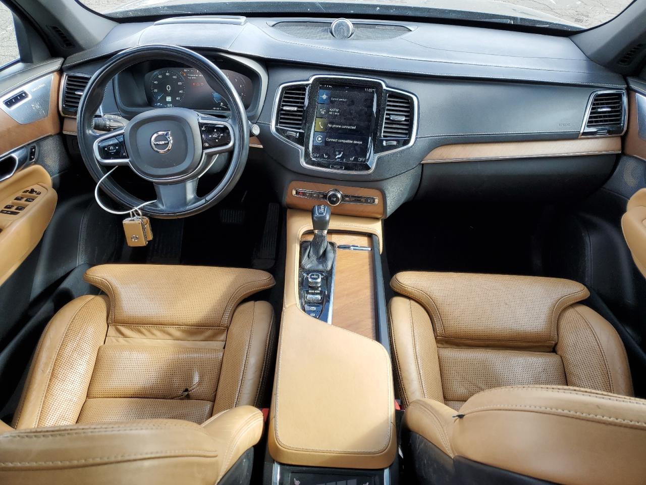2017 VOLVO XC90