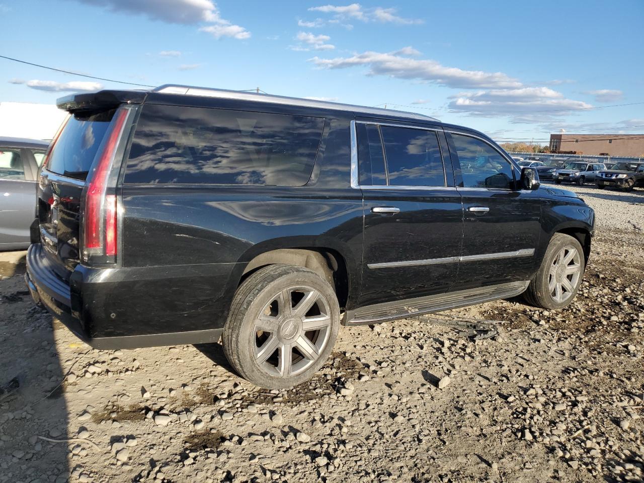 2017 CADILLAC Escalade ESV