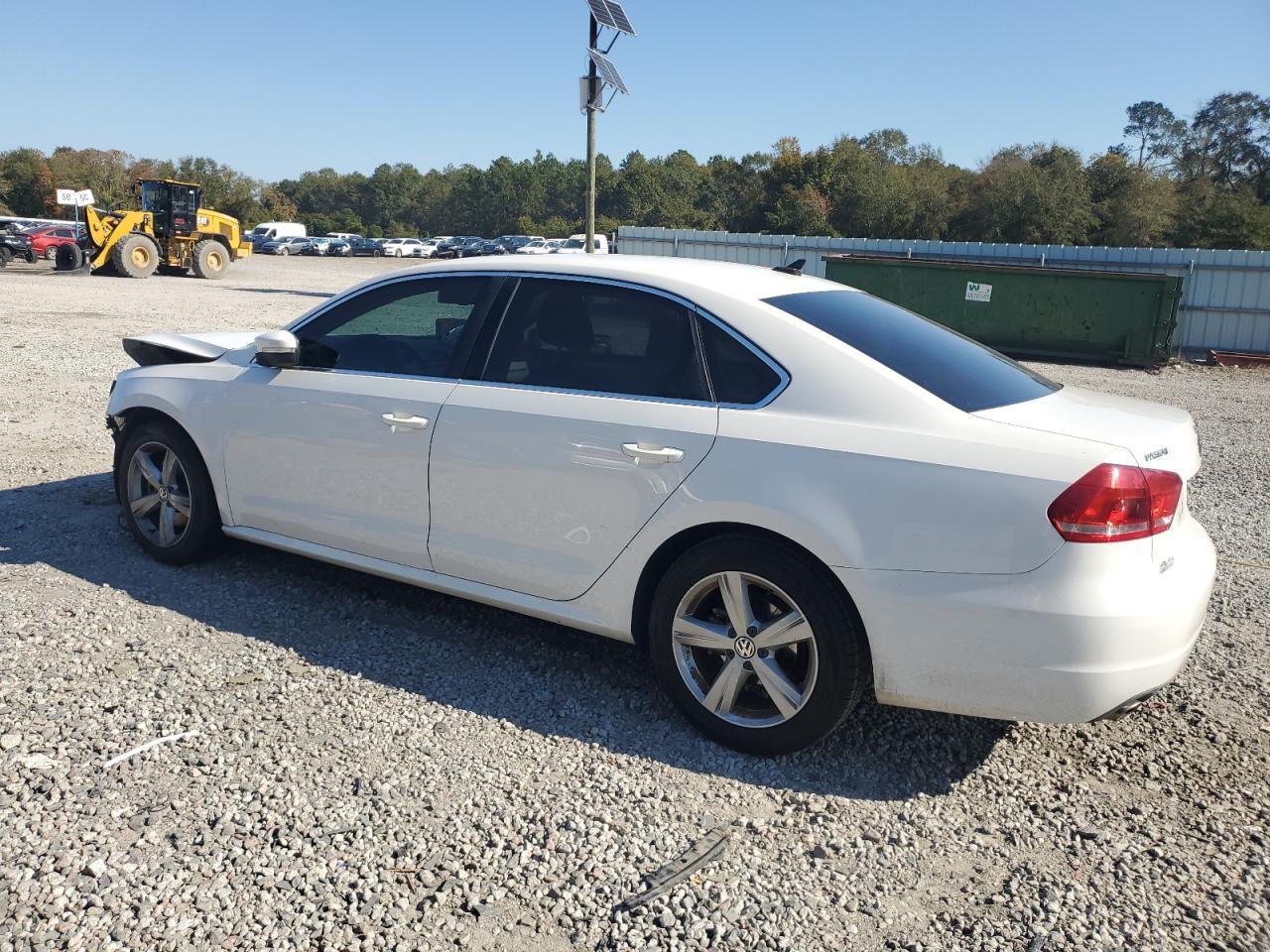2013 VOLKSWAGEN Passat