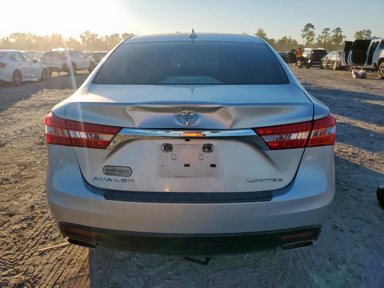 2013 TOYOTA Avalon