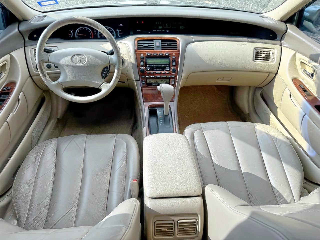 2001 TOYOTA Avalon