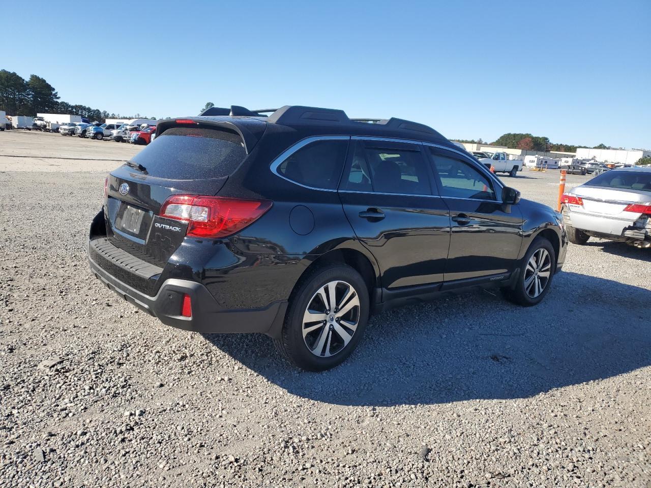 2018 SUBARU Outback