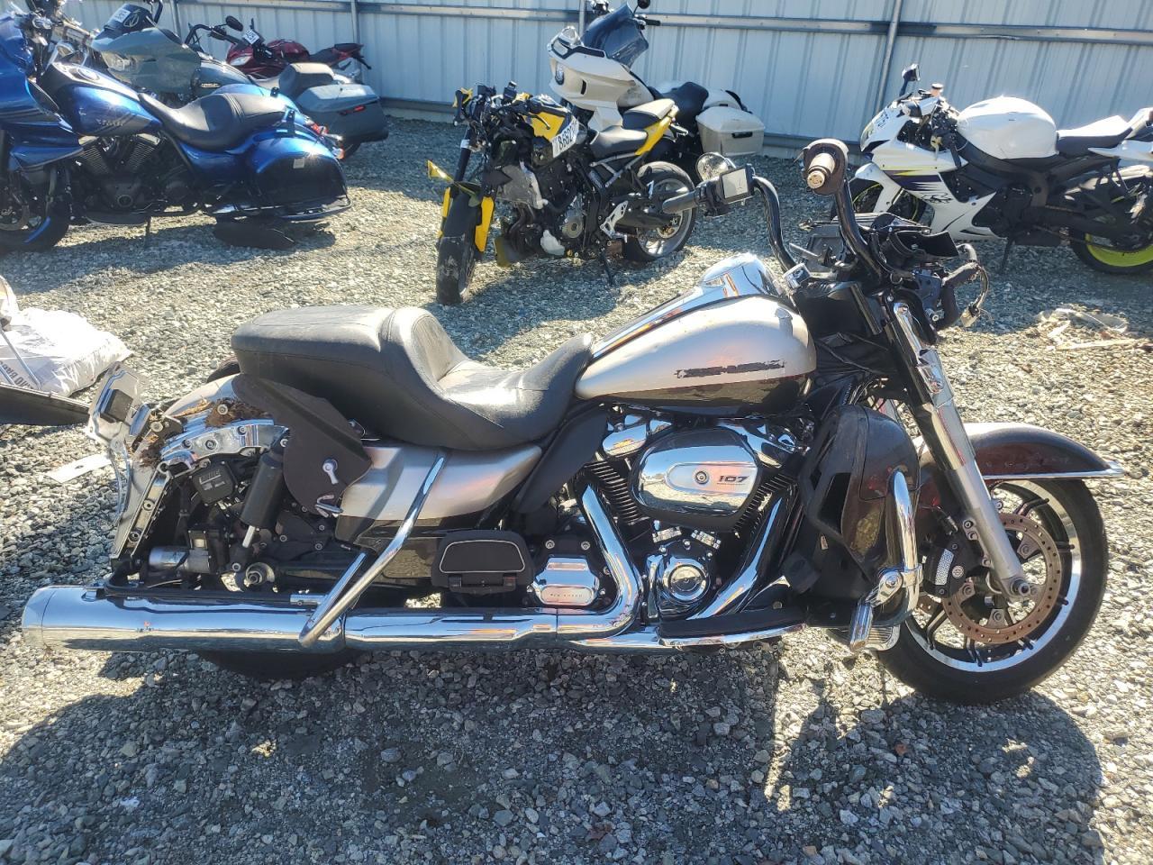 2018 HARLEY-DAVIDSON FLHTK