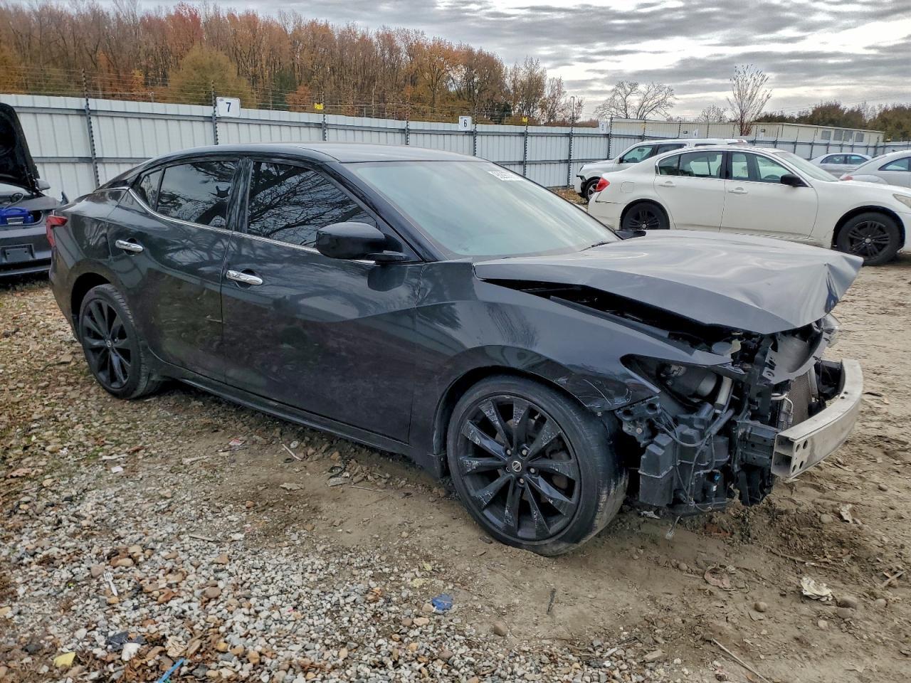 2016 NISSAN Maxima
