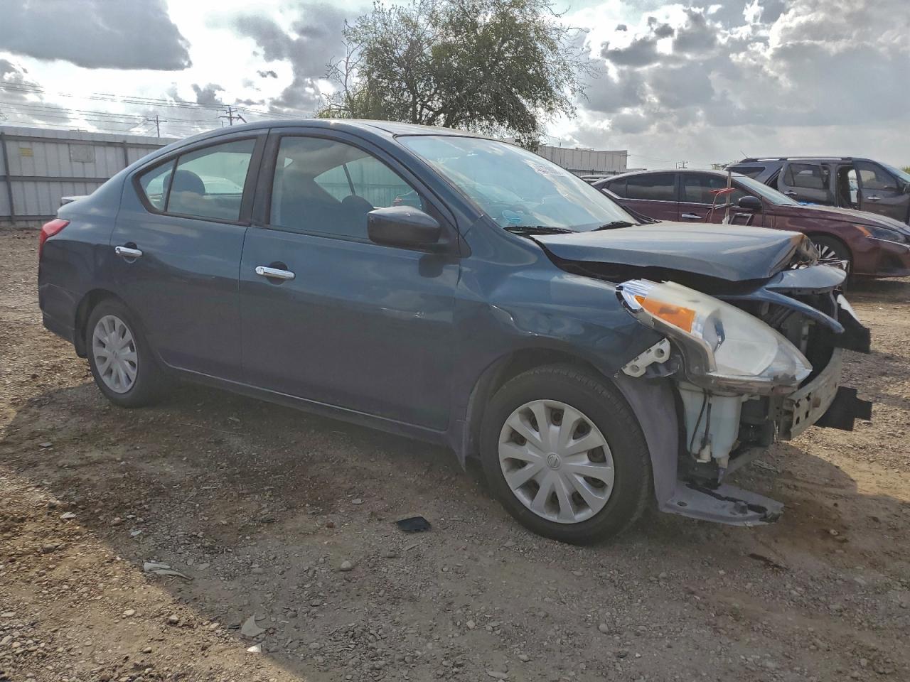 2016 NISSAN VERSA