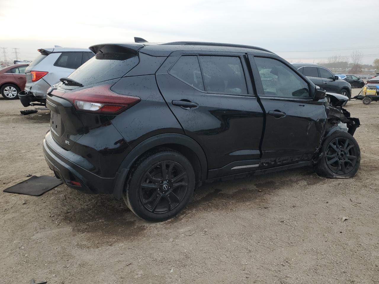 2023 NISSAN KICKS